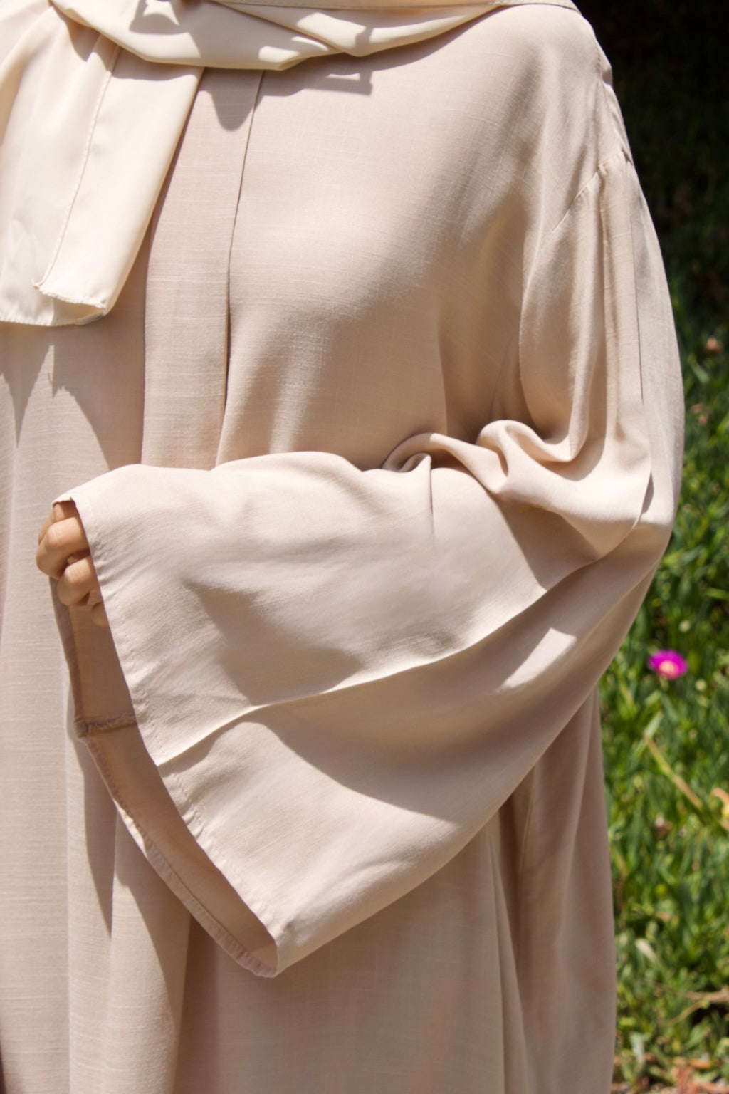 ABAYA ALMOND